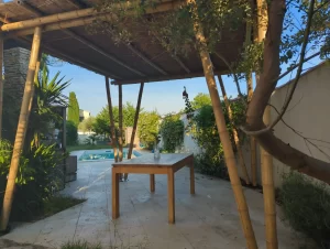Réalisation d'une pergola en bambou