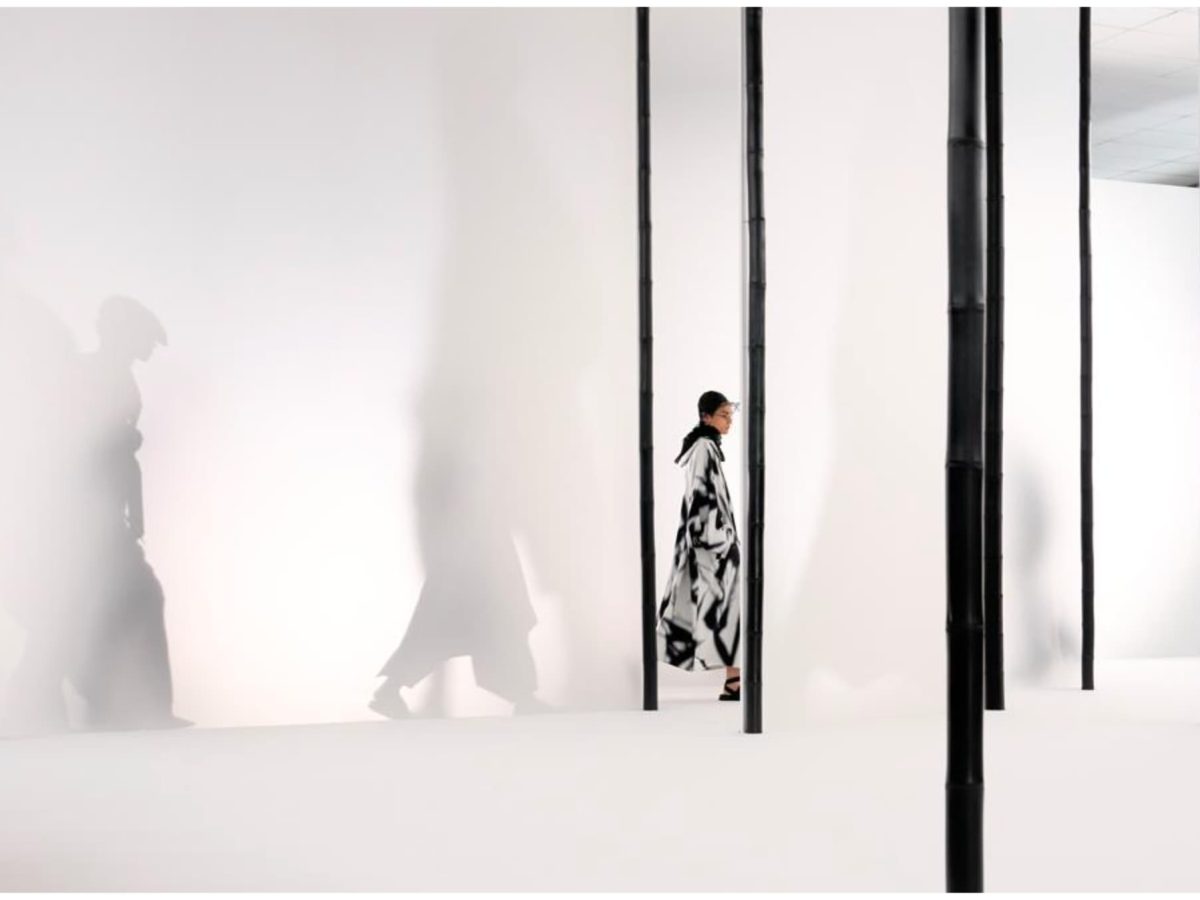 Scénographie en bambou du défilé IM MEN Issey Miyake Spring Summer 2026 à Paris